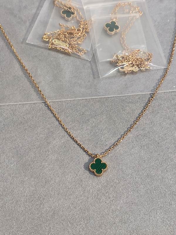 Van Cleef & Arpels necklace 03lyh61